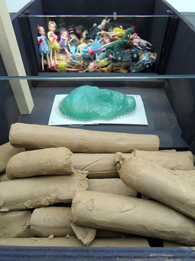 memoria 75 - Clay and figurines