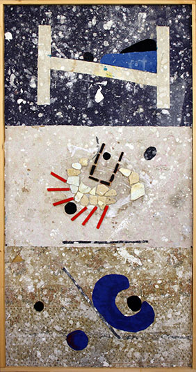 Under the bed, a scorpion, with a tender look / Sous le lit, un scorpion, tendre du regard